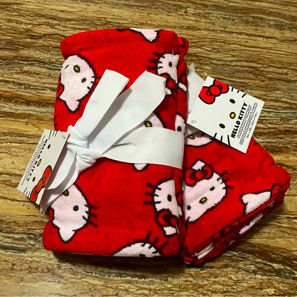 Hello Kitty - Picture 1 of 4